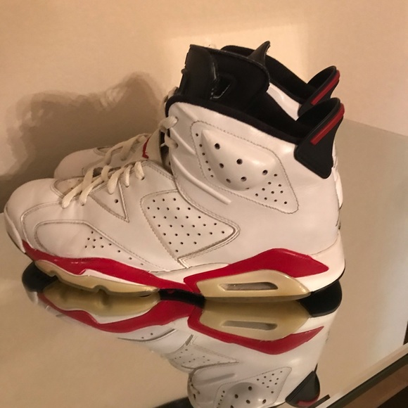 Jordan Other - USED Jordan “Bulls” Retro 6